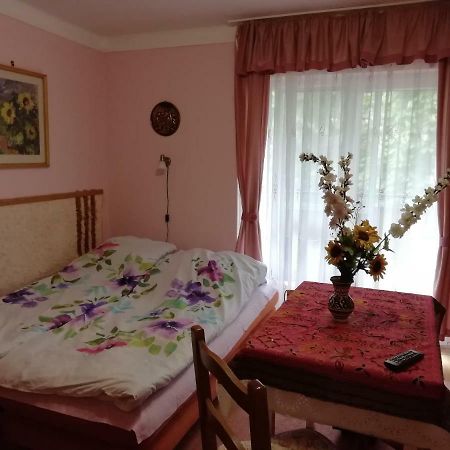 Gyoengyvirag Ueduelo - Mario Apartman Harkány Extérieur photo