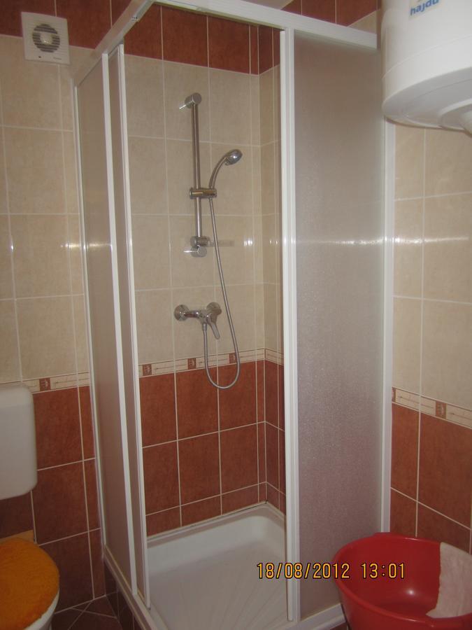 Gyoengyvirag Ueduelo - Mario Apartman Harkány Extérieur photo