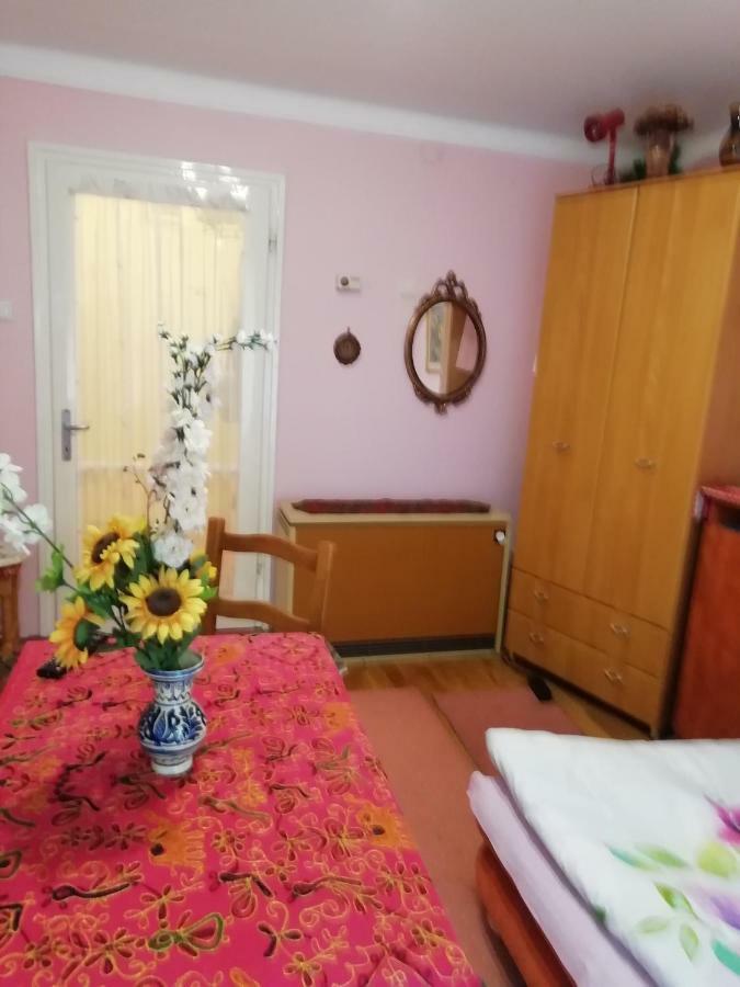 Gyoengyvirag Ueduelo - Mario Apartman Harkány Extérieur photo